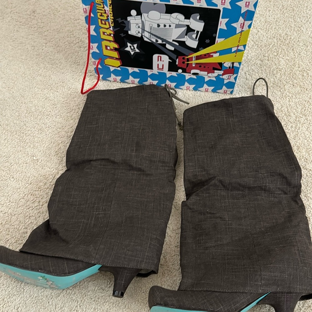 Irregular Choice, It’s a wrap in Brown fabric. Sz.9
